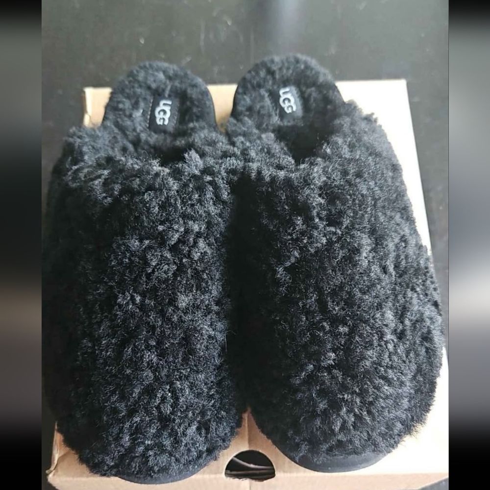 UGGS maxi curly platform